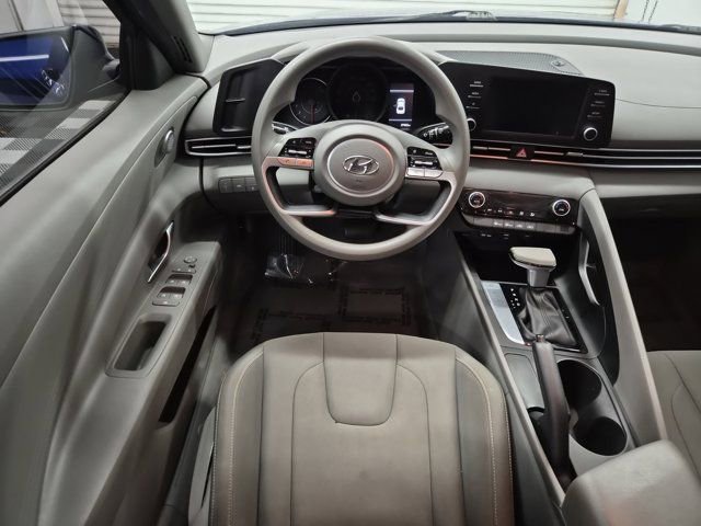 Used 2023 Hyundai Elantra SEL FWD image 11