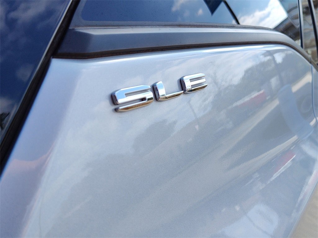 Used 2022 GMC Terrain SLE image 9