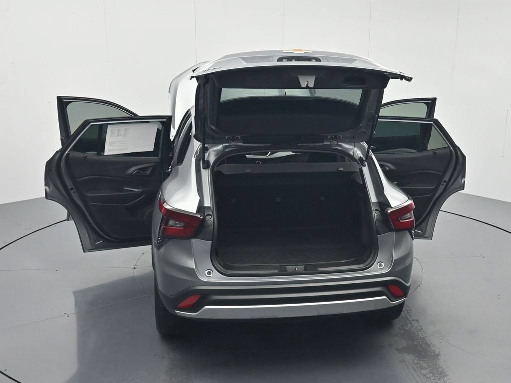 Certified 2025 Chevrolet Trax LT FWD image 45