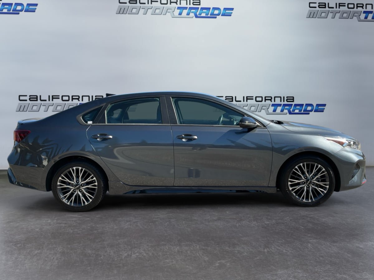 Used 2022 Kia Forte GT-Line FWD image 4