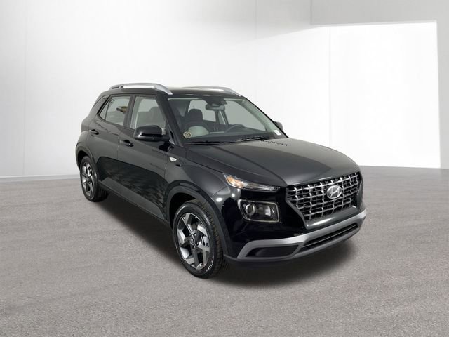 Certified 2025 Hyundai Venue SEL image 12