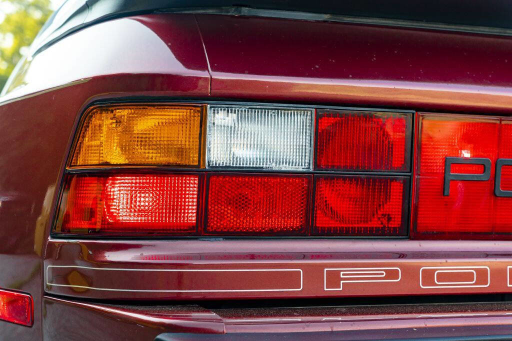 Used 1986 Porsche 944 Turbo image 30