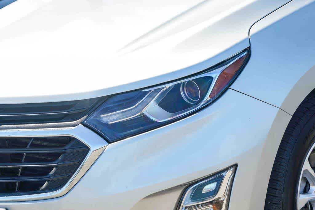 Used 2020 Chevrolet Equinox LT FWD image 2