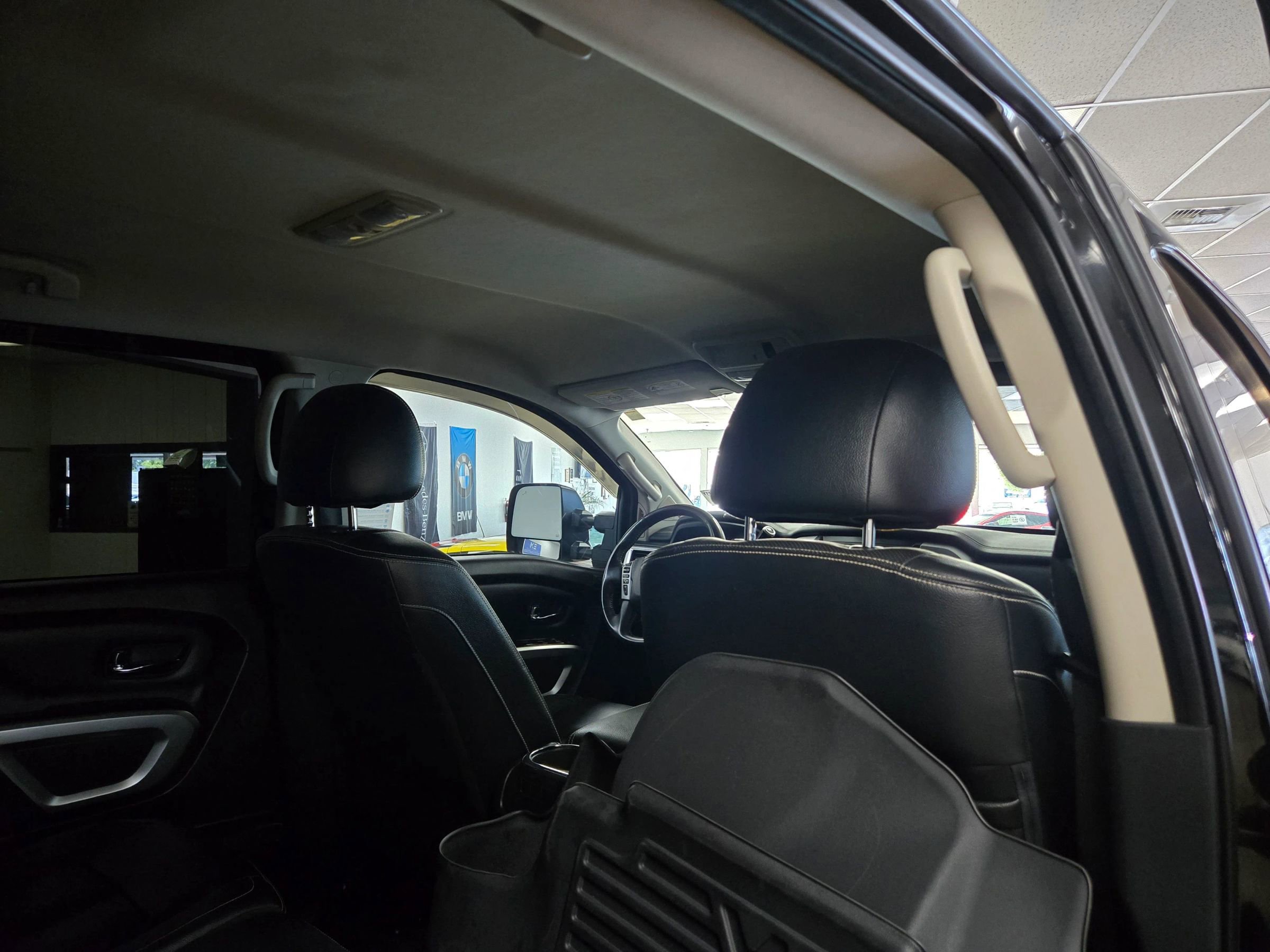 Used 2016 Nissan Titan PRO-4X w/ Pro-4x Convenience Package AWD/4WD image 22