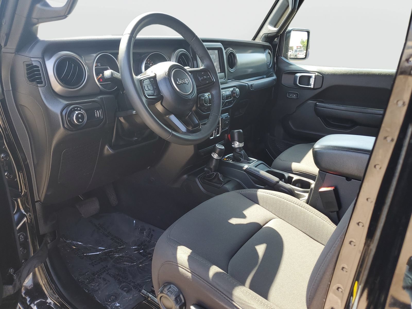 Used 2023 Jeep Gladiator Sport AWD/4WD image 17