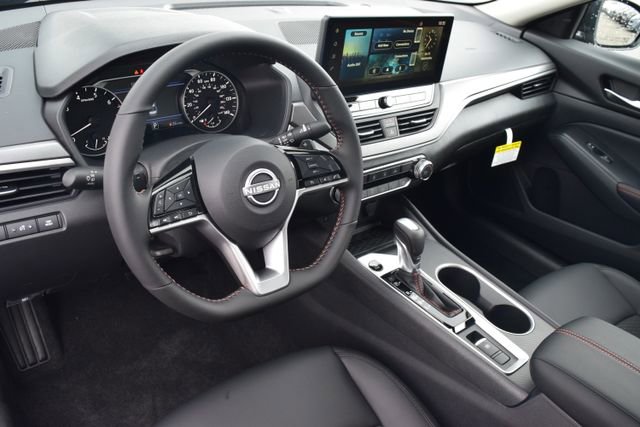 New 2026 Nissan Altima 2.5 SR AWD/4WD image 12