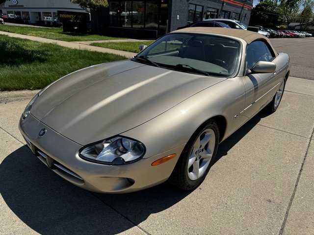 Used 2000 Jaguar XK8 Convertible image 37