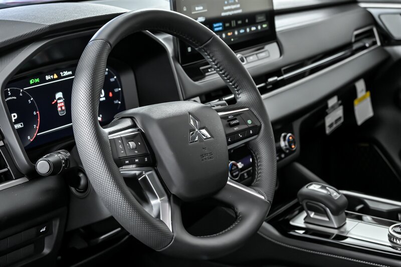 New 2025 Mitsubishi Outlander SE AWD/4WD image 16