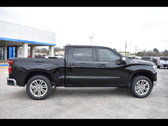 Used 2025 Chevrolet Silverado 1500 LT AWD/4WD image 2