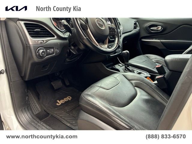 Used 2021 Jeep Cherokee Latitude Lux w/ Comfort/Convenience Group FWD image 1