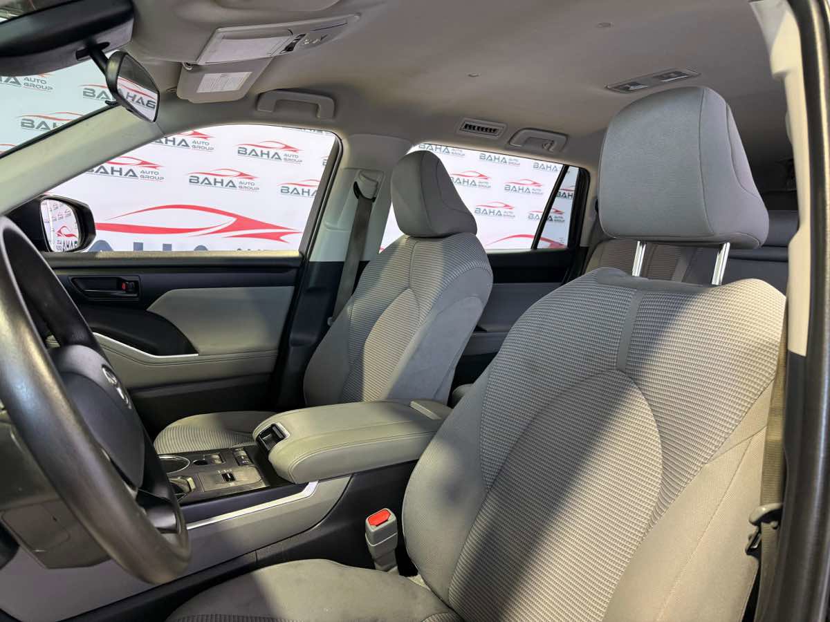 Used 2022 Toyota Highlander L FWD image 59