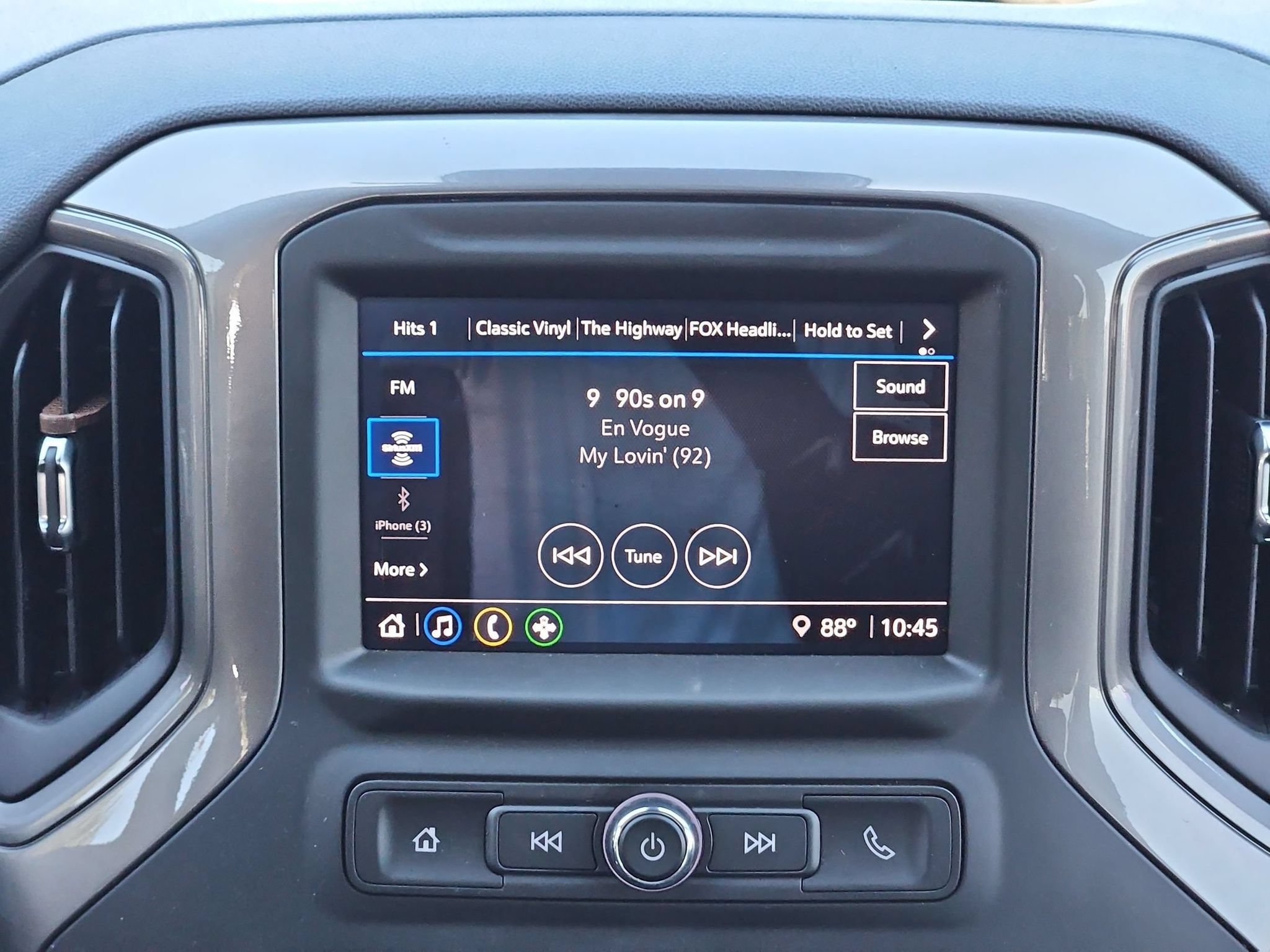 Certified 2025 Chevrolet Silverado 1500 Custom AWD/4WD image 18