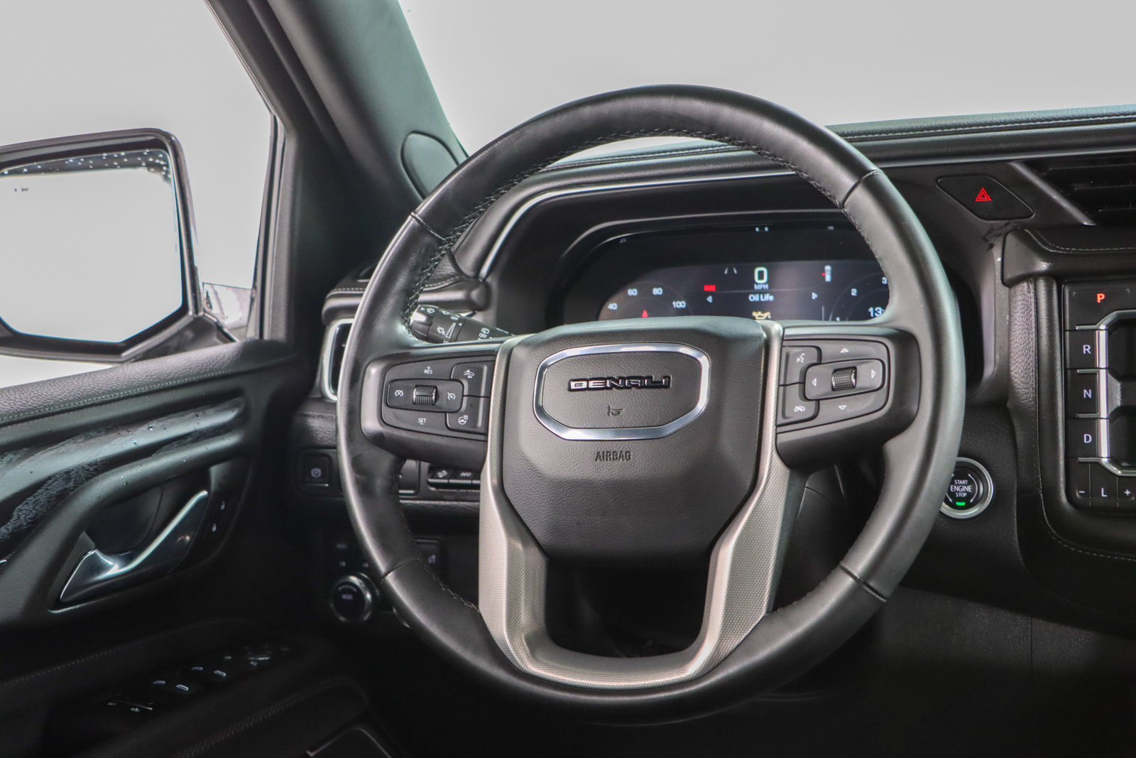Used 2023 GMC Yukon Denali AWD/4WD image 13