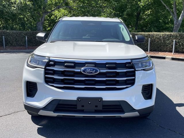 Used 2025 Ford Explorer Active RWD image 2