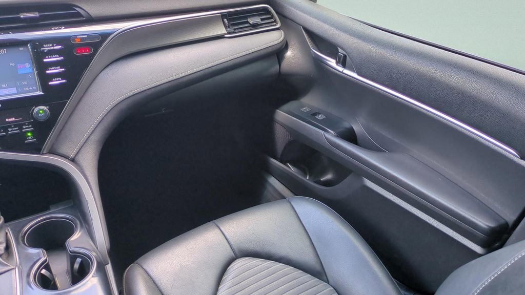 Used 2020 Toyota Camry SE image 15