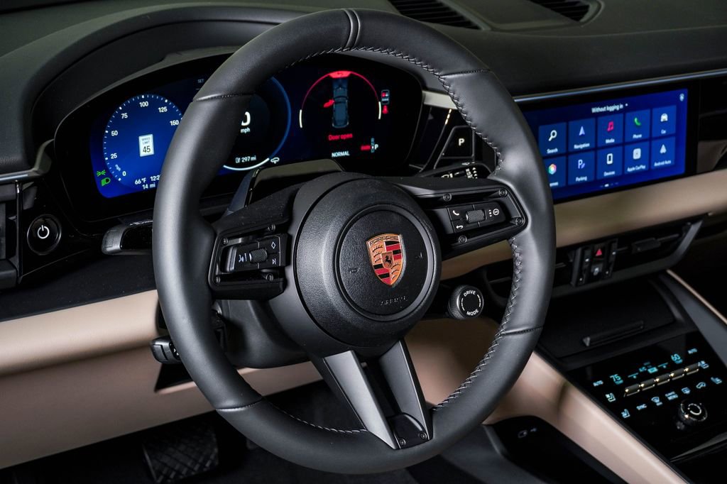 New 2026 Porsche Macan 4 Electric AWD/4WD image 18