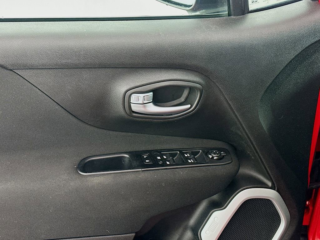 Used 2019 Jeep Renegade Latitude image 17