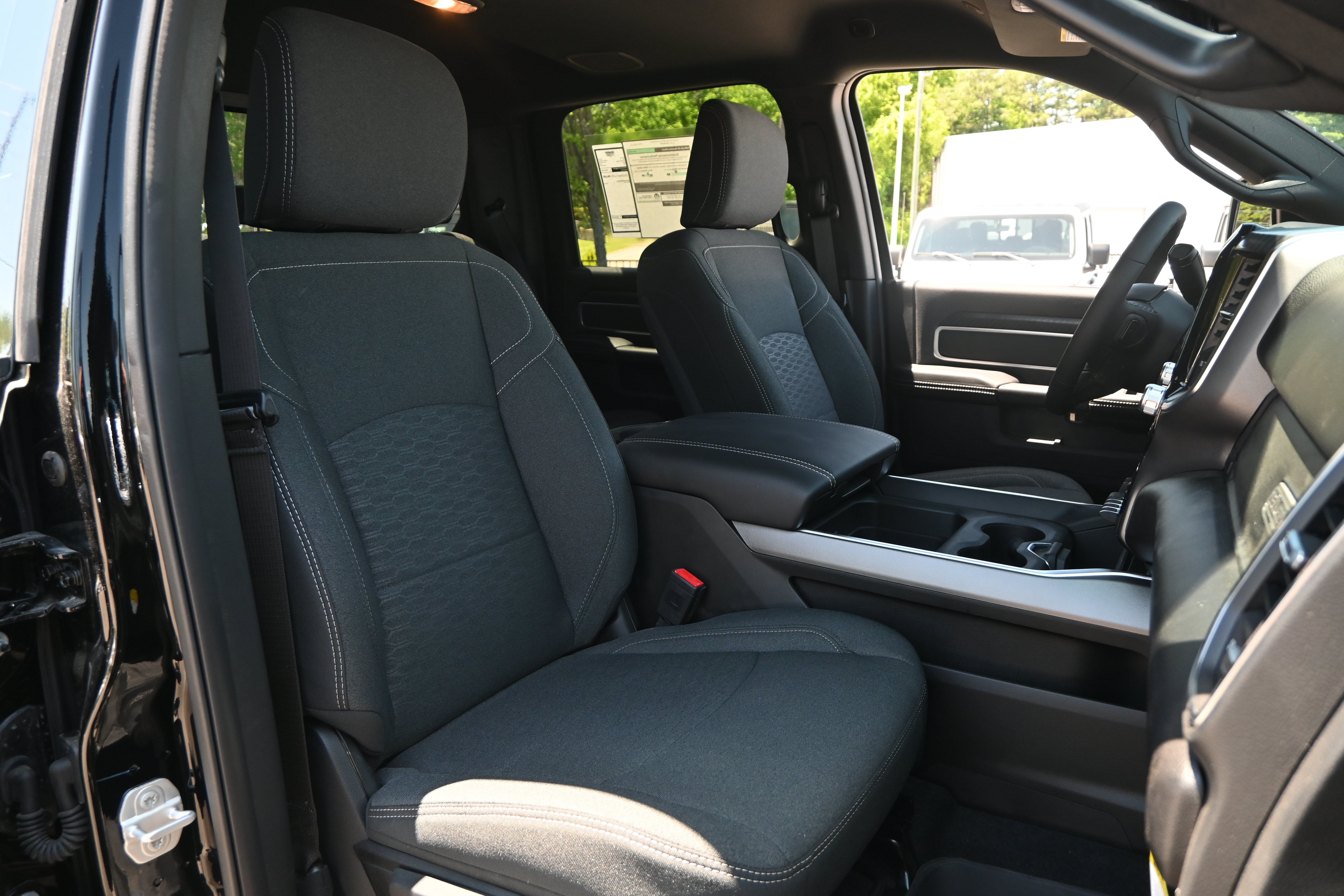 New 2026 RAM 2500 Big Horn AWD/4WD image 33