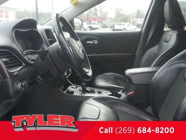 Used 2021 Jeep Cherokee Trailhawk image 38
