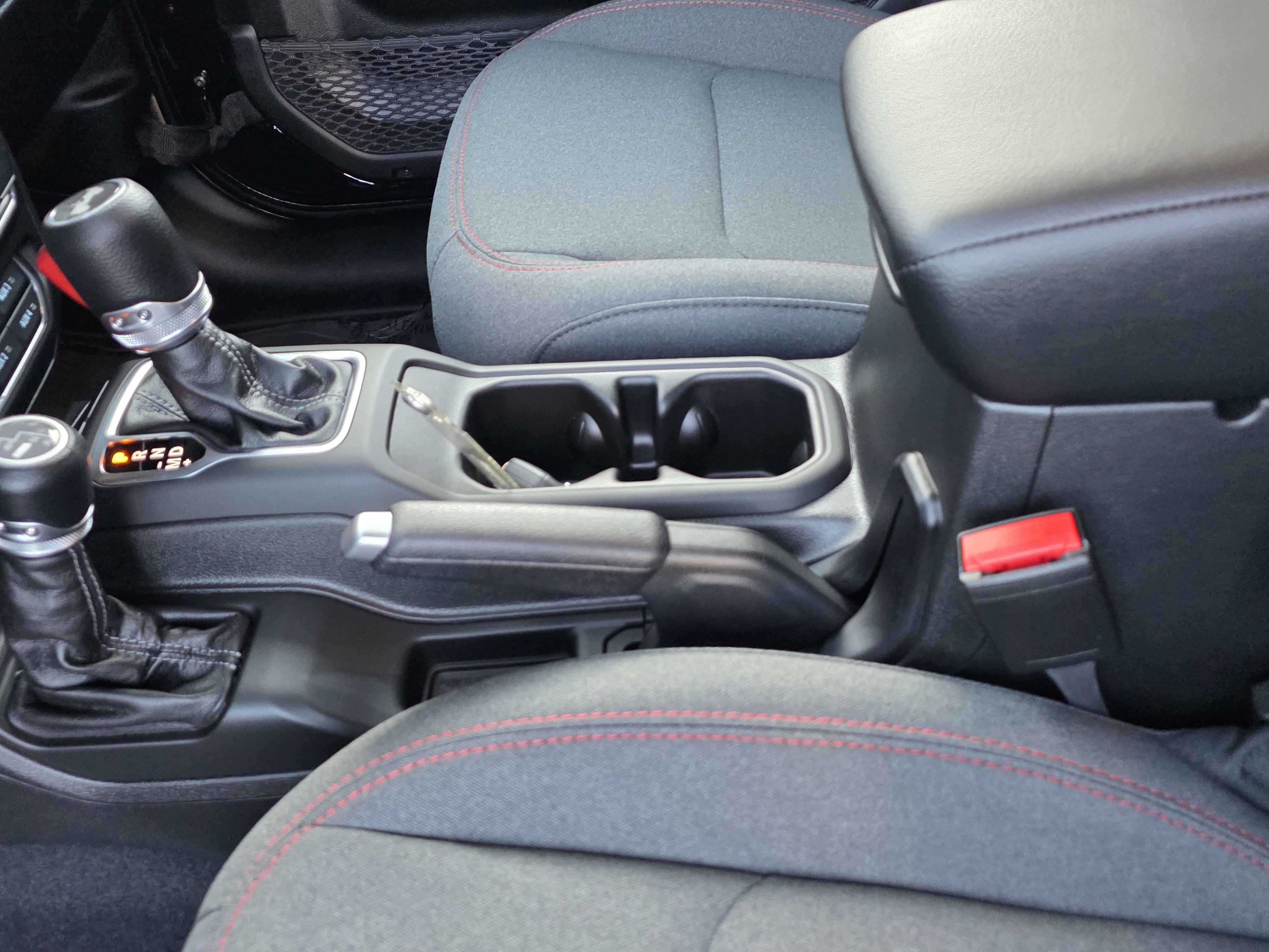 New 2026 Jeep Wrangler Unlimited Rubicon w/ Technology Group AWD/4WD image 14