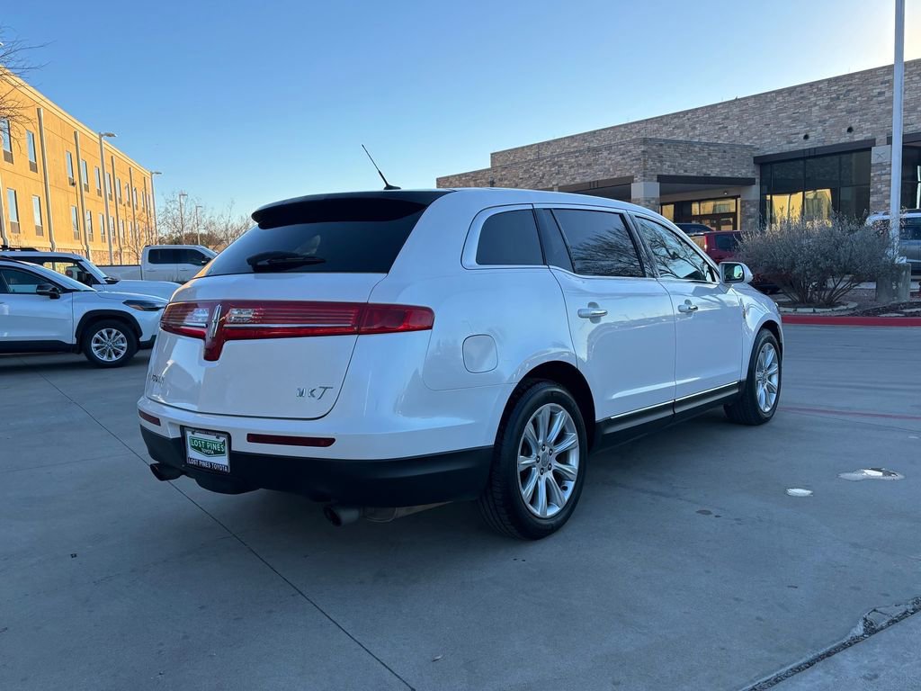 Used 2018 Lincoln MKT AWD w/ Technology Package image 5