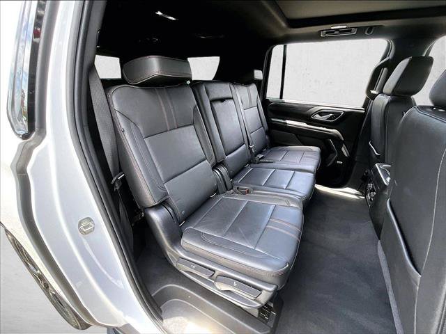 Used 2021 Chevrolet Suburban RST RWD image 28