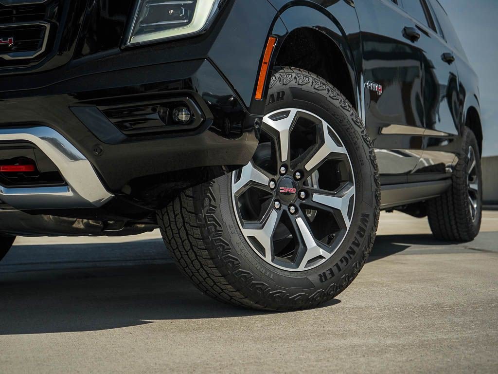 New 2026 GMC Yukon XL AT4 w/ AT4 Premium Package AWD/4WD image 6