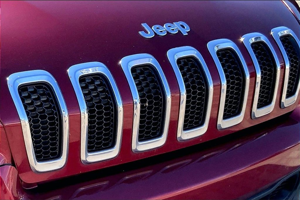 Used 2016 Jeep Cherokee Latitude w/ Comfort & Sound Group image 31