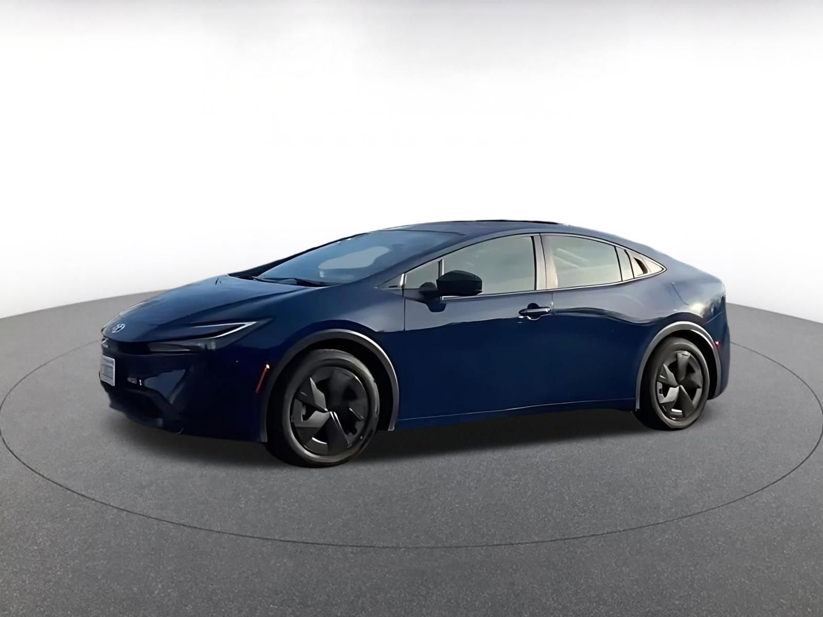 Used 2025 Toyota Prius LE image 4