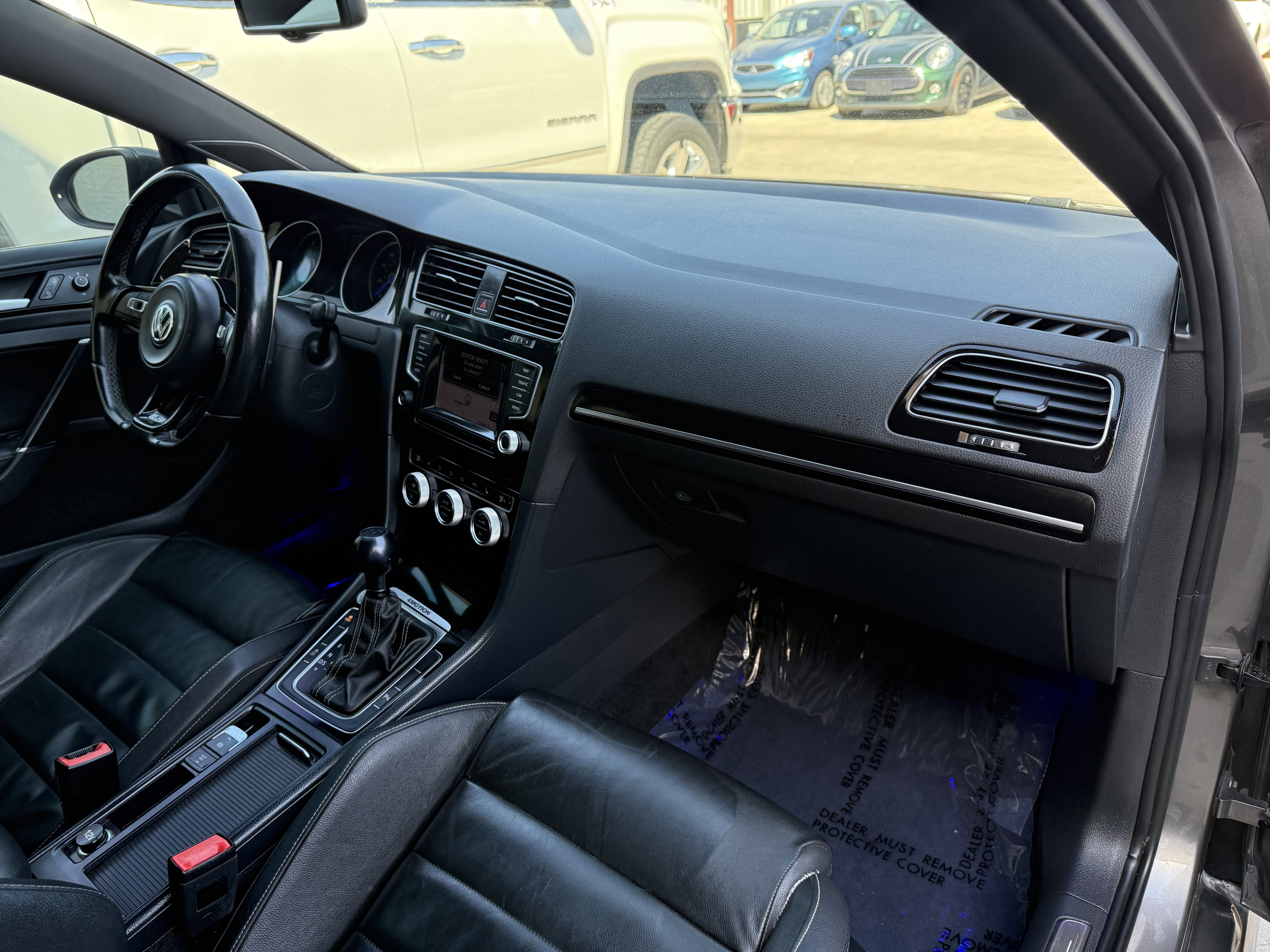 Used 2015 Volkswagen Golf R 4-Door image 14