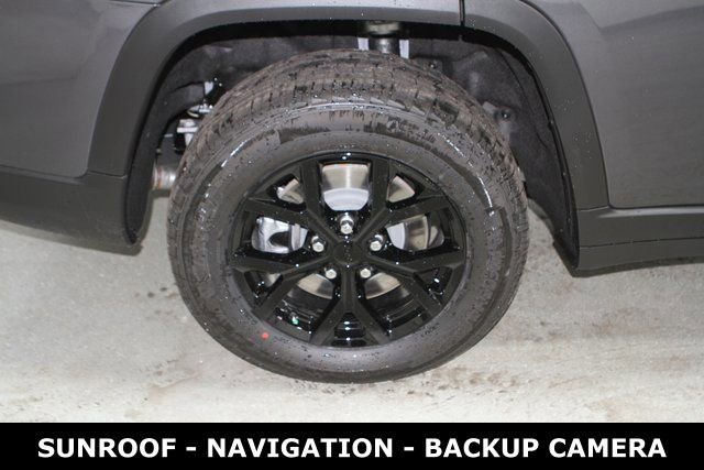 New 2025 Jeep Grand Cherokee L Altitude image 5