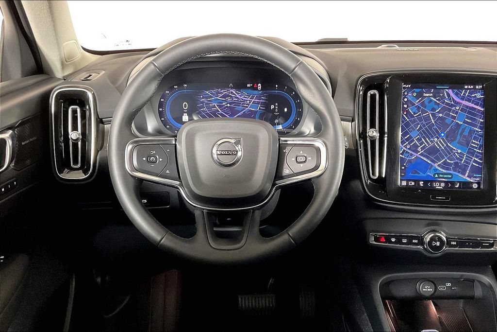 Used 2023 Volvo XC40 B5 Ultimate w/ Protection Package Premier AWD/4WD image 4