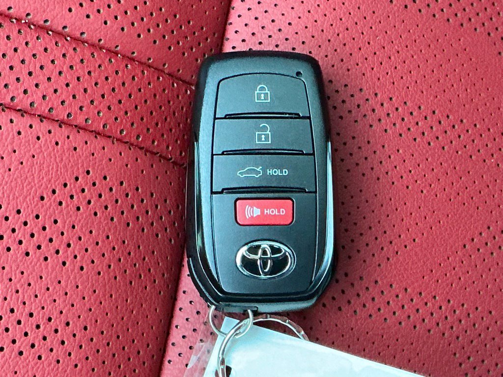 Used 2026 Toyota Camry XSE FWD image 33