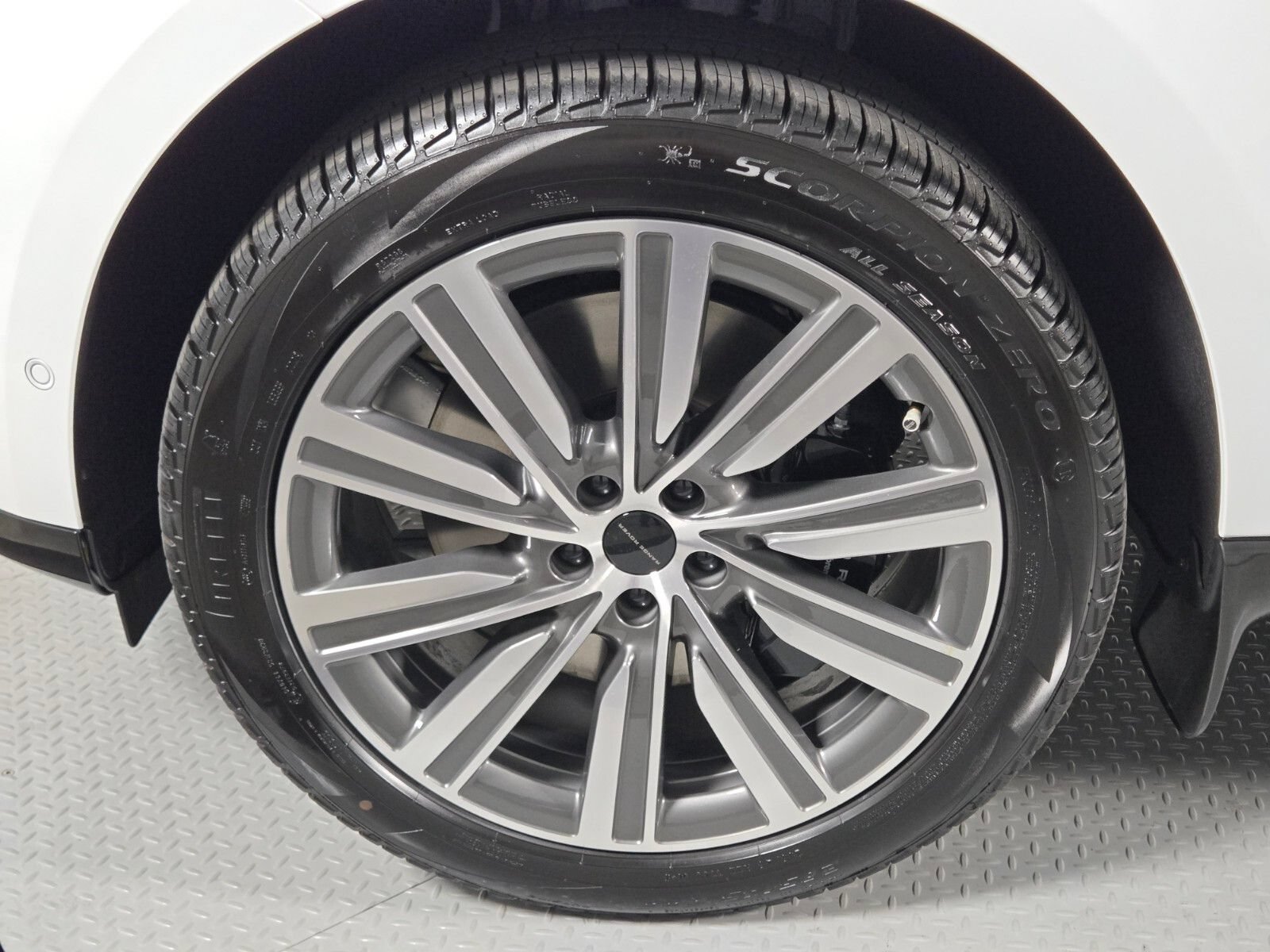 New 2026 Land Rover Range Rover Autobiography AWD/4WD image 9