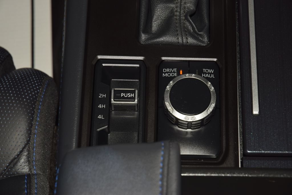 Used 2024 Toyota Tundra Platinum AWD/4WD image 28