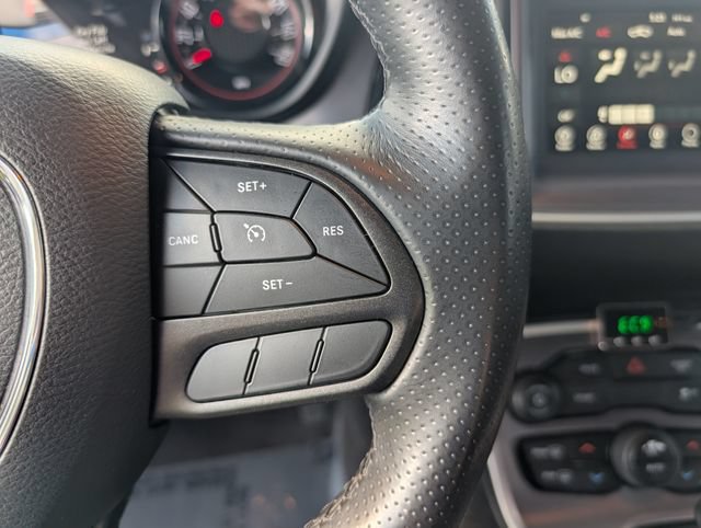 Used 2020 Dodge Challenger SXT w/ Blacktop Package RWD image 11
