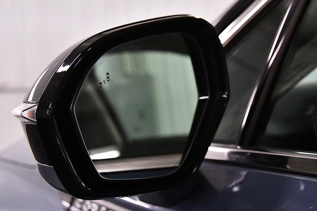 Used 2023 Lincoln Corsair Reserve w/ Equipment Group 202A image 12