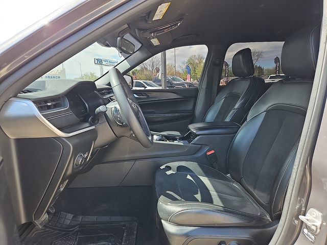 Used 2023 Jeep Grand Cherokee L Laredo image 15