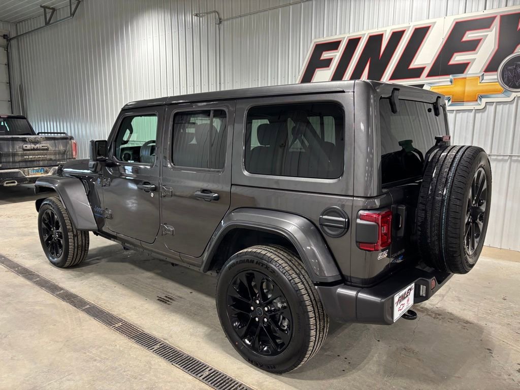 Used 2025 Jeep Wrangler Unlimited Sahara w/ Safety Group AWD/4WD image 3
