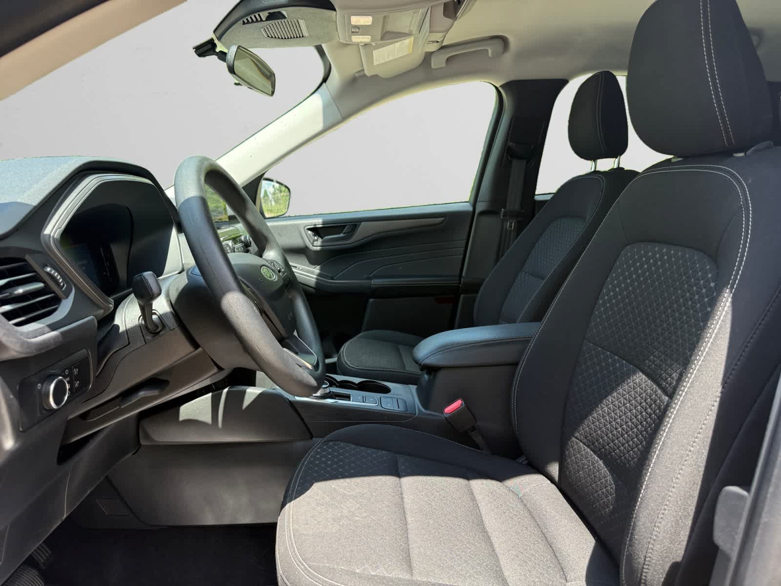 Used 2025 Ford Escape Active AWD/4WD image 9