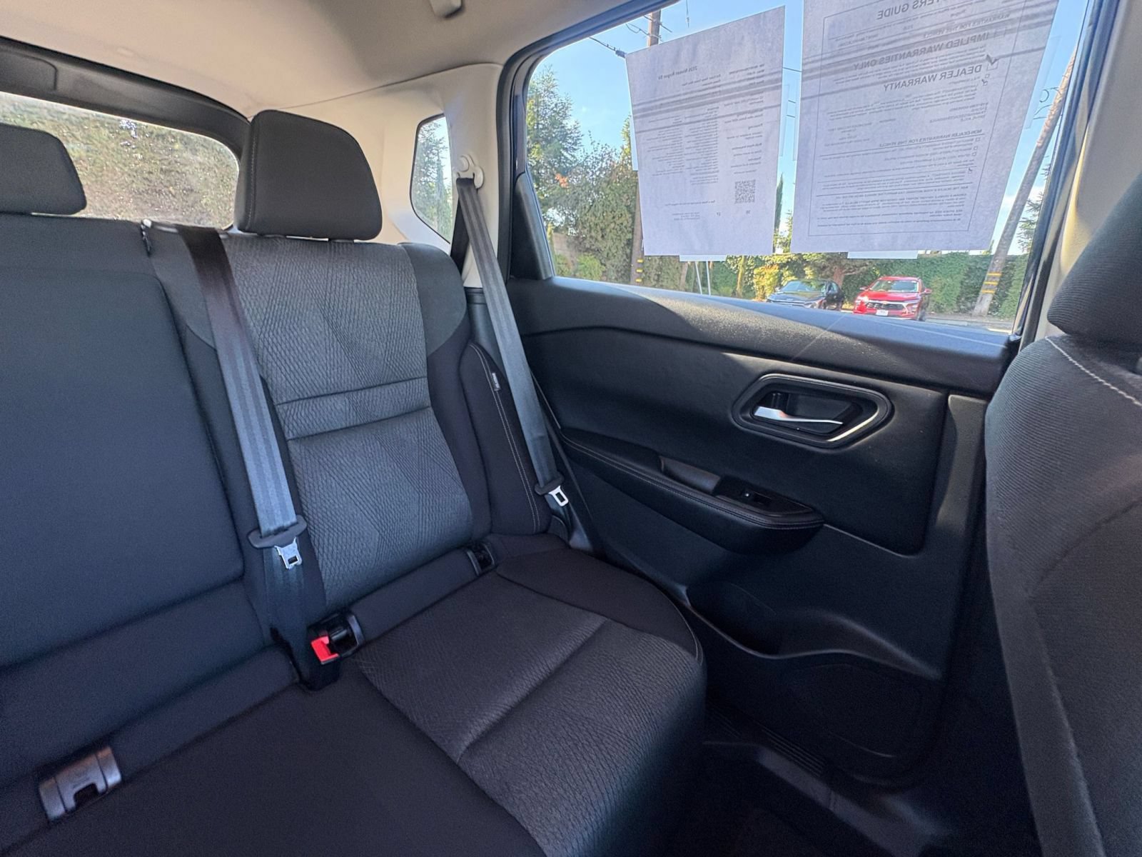 Used 2025 Nissan Rogue SV FWD image 39