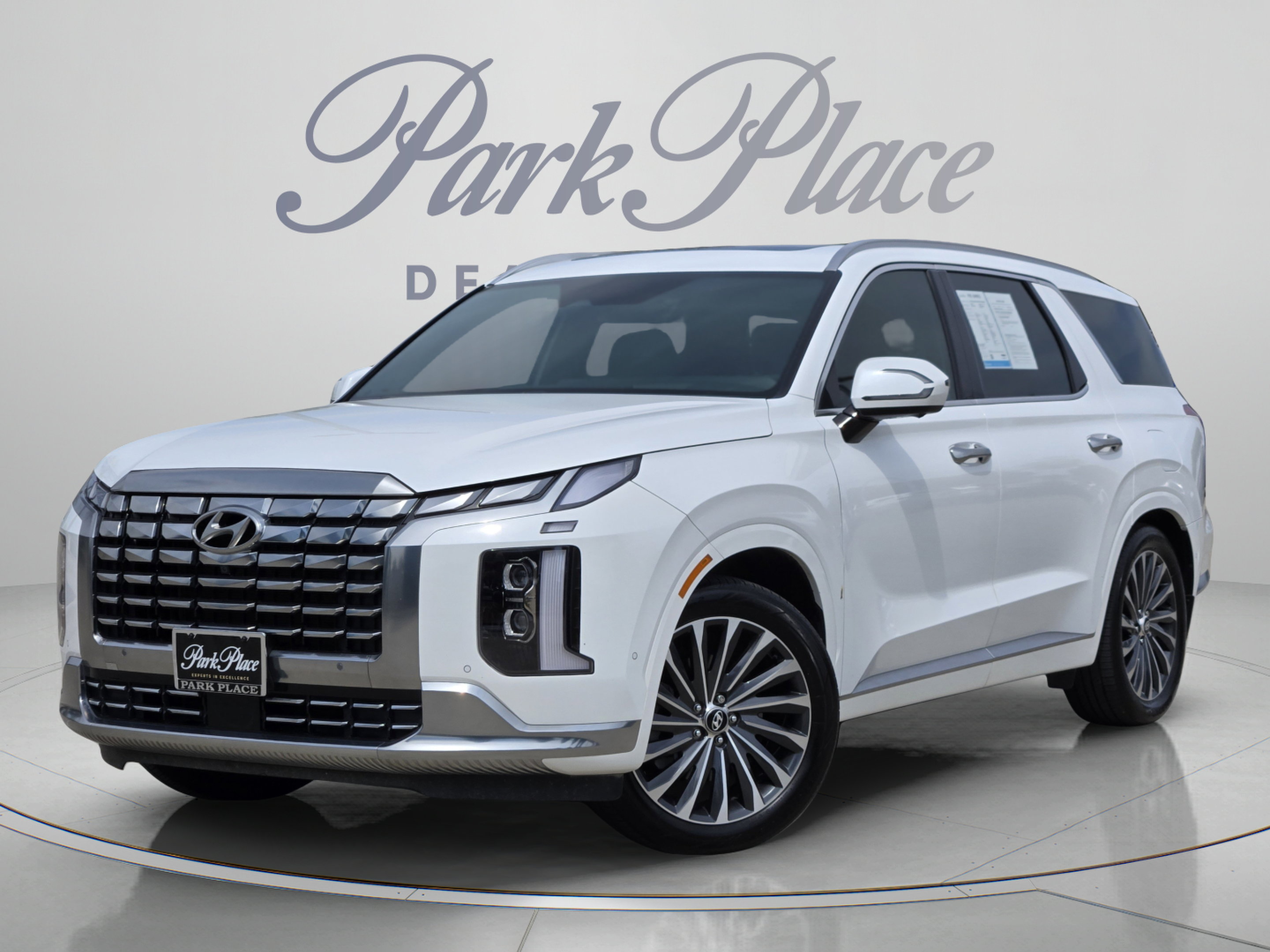 Used 2024 Hyundai Palisade Calligraphy FWD image 1