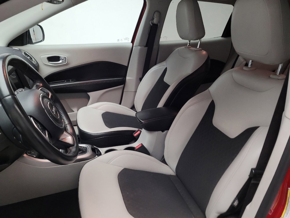 Used 2018 Jeep Compass Latitude w/ Popular Equipment Group FWD image 17