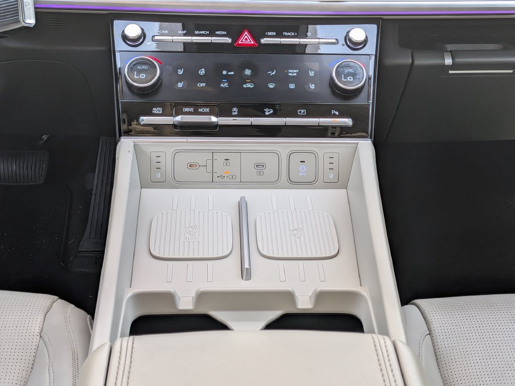 Used 2024 Hyundai Santa Fe Calligraphy FWD image 18