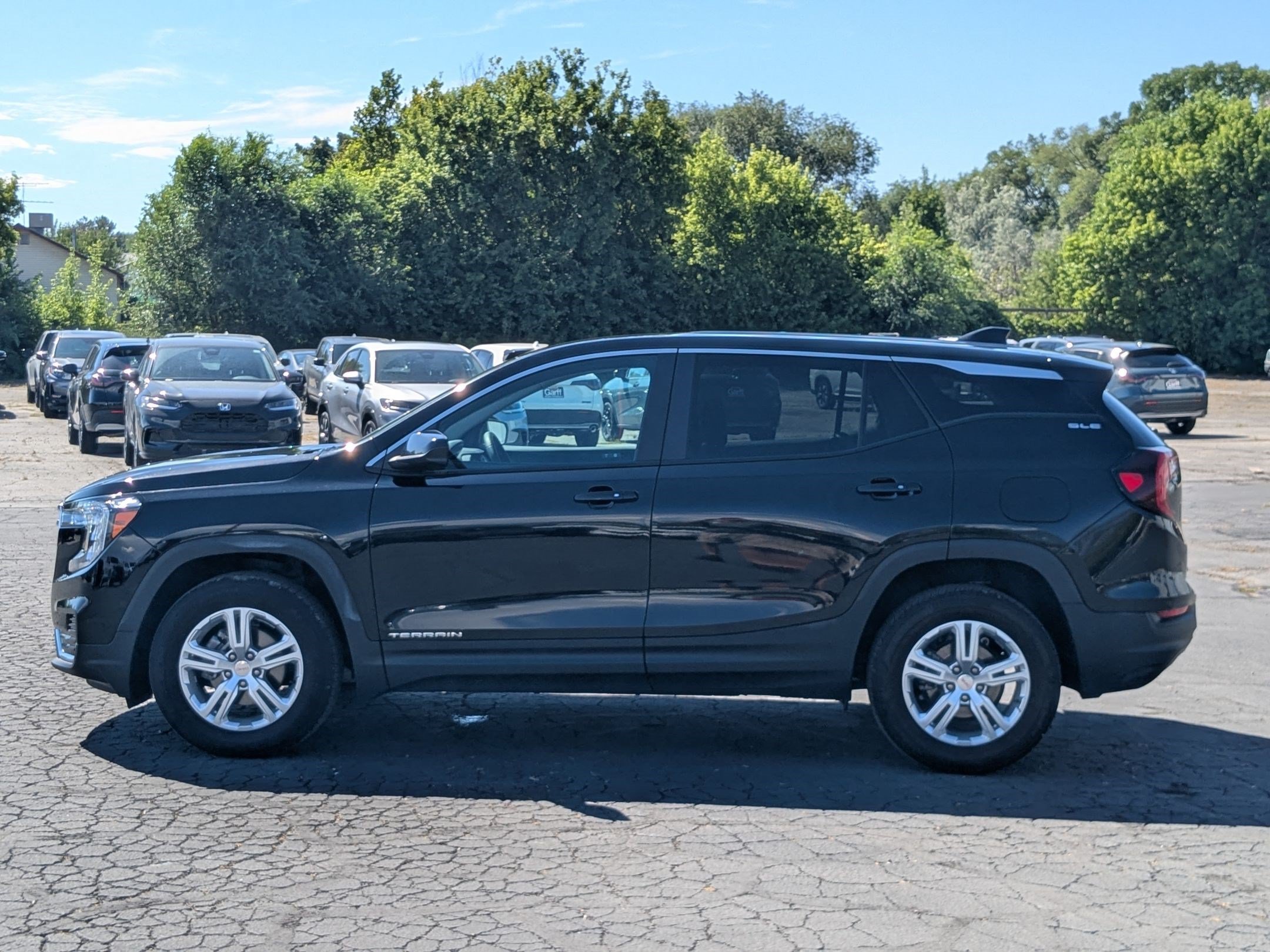 Used 2024 GMC Terrain SLE AWD/4WD image 7