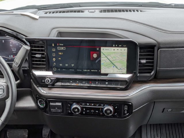 Used 2025 GMC Sierra 1500 SLT AWD/4WD image 17