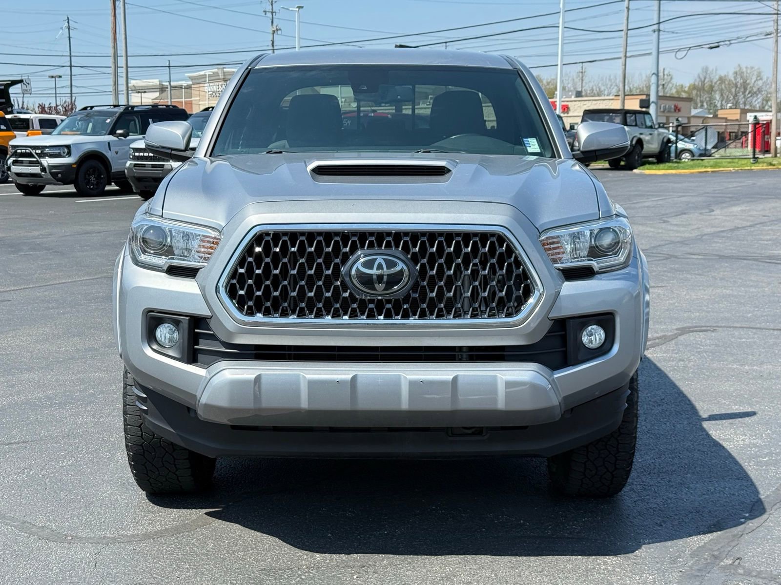 Used 2019 Toyota Tacoma TRD Sport AWD/4WD image 8