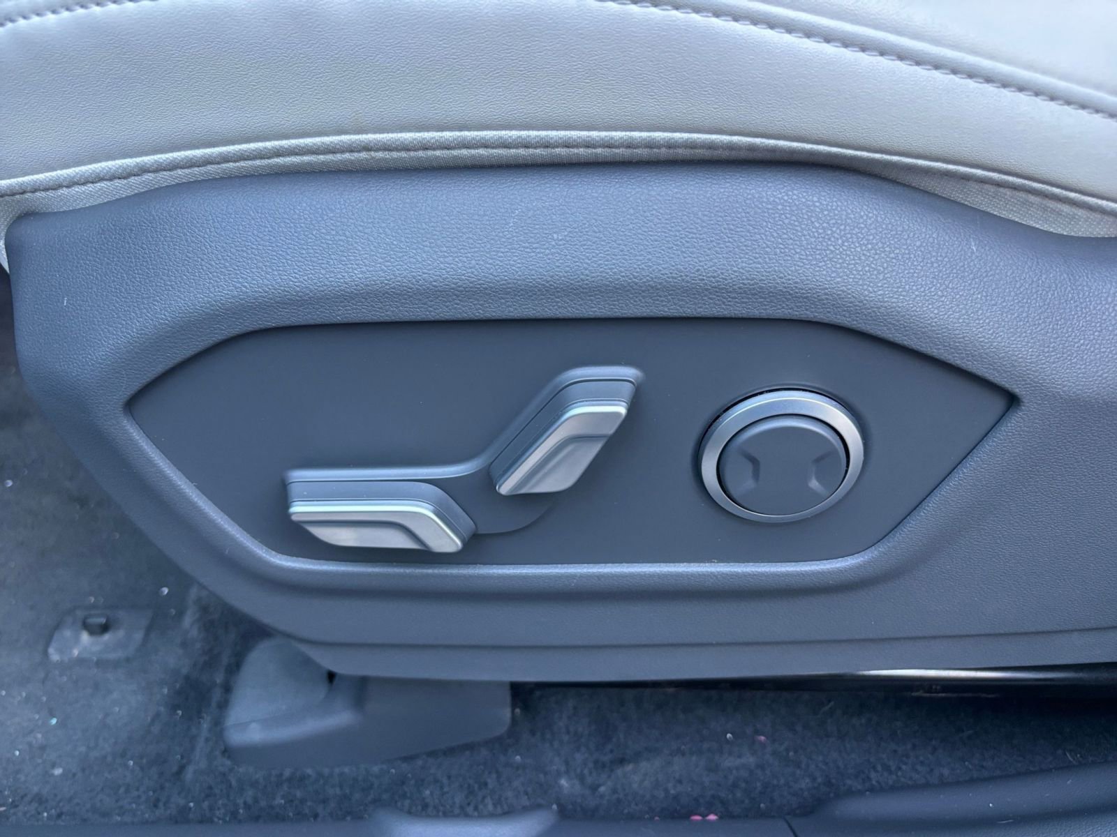 Used 2025 Hyundai Santa Fe SEL image 24