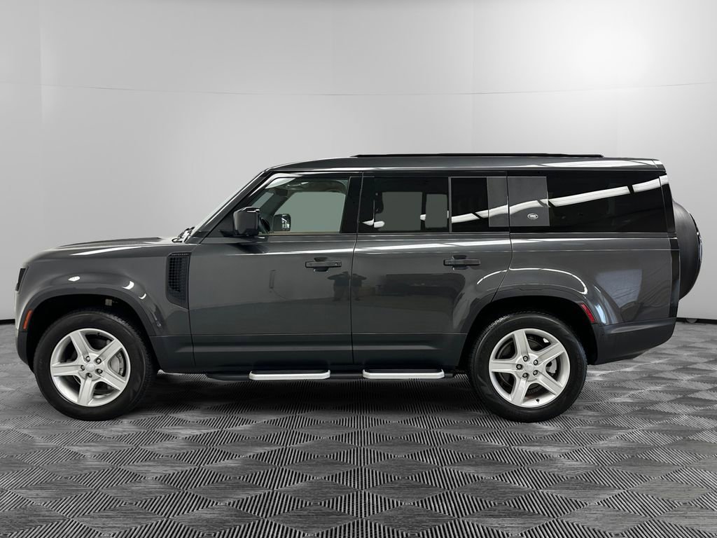 Used 2023 Land Rover Defender 130 SE image 2