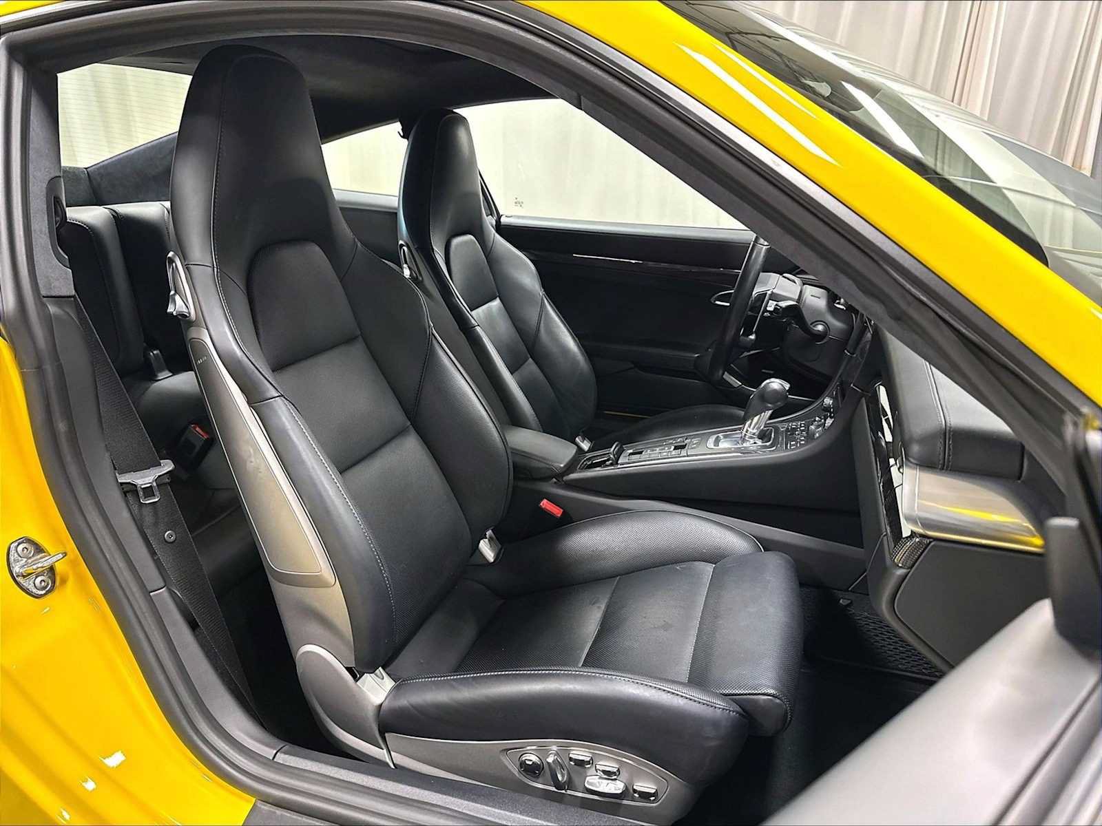 Used 2019 Porsche 911 Turbo AWD/4WD image 29